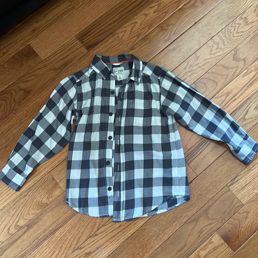 Boys children’s place , size 5-6, gray and white